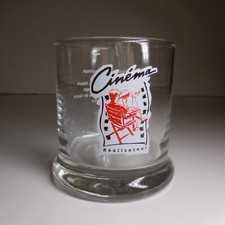 Verre eau jus fruit alcool