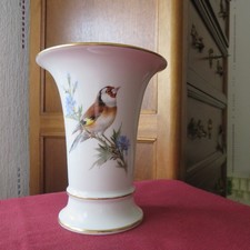 1 vase en  porcelaine de saxe au décor d oiseaux