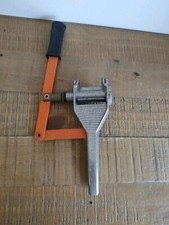 Ancienne Bouchonneuse Manuelle SANBRI en Métal 