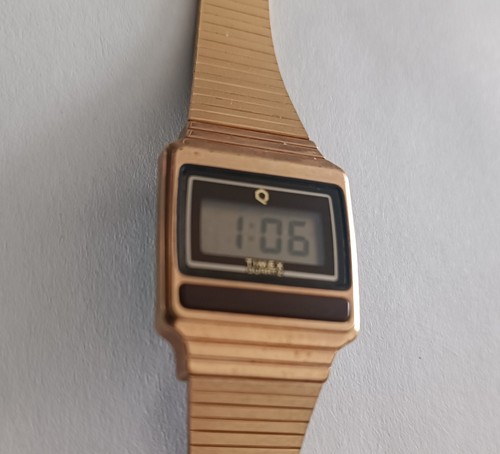 Rare vintage timex - rare, q