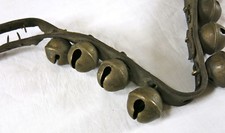 COLLIER ANCIEN, ancien collier cuir et 8 grelots, cheval, chien, CURIOSA .