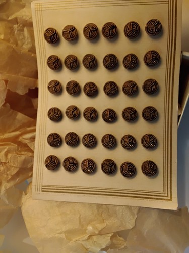 Plaque neuve 36 boutons - de,