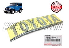 Sigle "TOYOTA" angle arriere