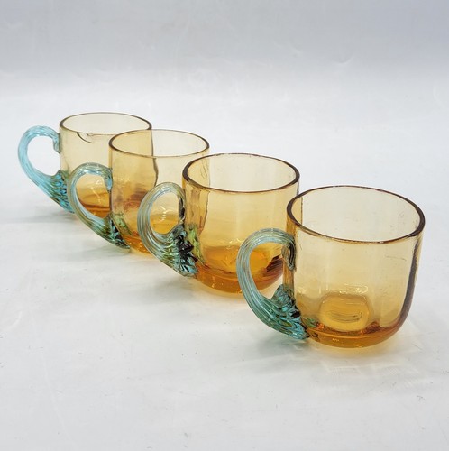 Quatre verres liqueur verre - à,