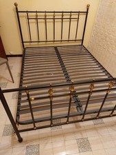 Lit fer forgé 2 places avec sommier lattes
