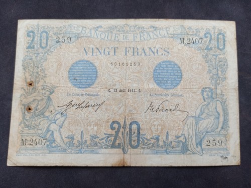 Francs bleu - francs, aout