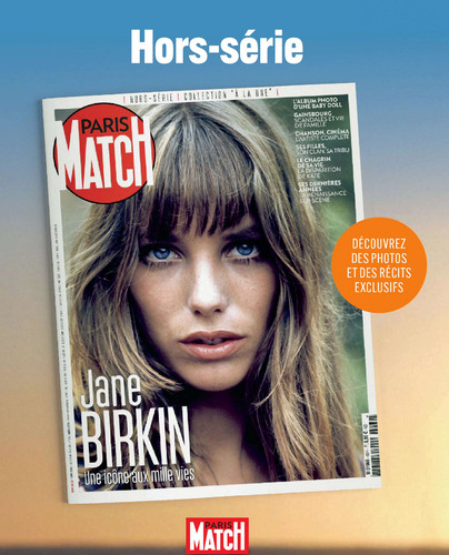Paris match une - match,
