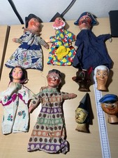 Lot 9 marionnettes anciennes à gaine (5 complètes + 4 têtes) Guignol + Disney