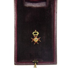 Médaille miniature de l’ordre de Saint Grégoire Le Grand en or et émail. Bon ét