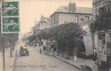 CPA 14 CABOURG / LA RUE DE LA MER
