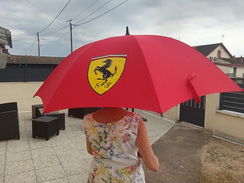 Ancien grand parapluie - , rouge