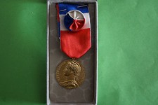 Médaille d´or du travail, avec sa boîte, poinçon 1 + étoile