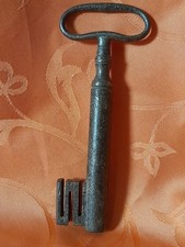 clé ancienne en fer forgé époque 18/19é siécle haute - époque coffre chateaux