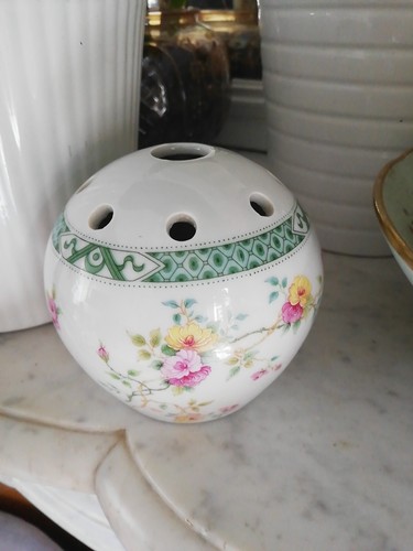 Pique fleur porcelaine - fleur,