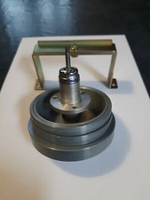 AKAI 4000DS MKII.  CABESTAN DE MAGNÉTOPHONE AVEC PIÈCES DE  FIXATION. BON ÉTAT 