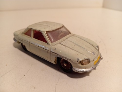 Dinky toys 524 panhard - 524, 24