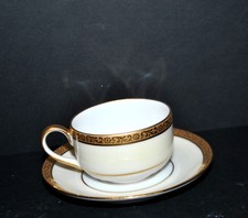 LIMOGES Ribes Tasse à café en porcelaine frise Or deux tons