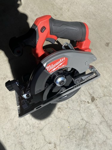 Milwaukee M12 FUEL 5-3/8"