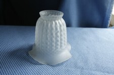 Globe tulipe de lampe ou lustre ancien en verre abat jour N°12 égrenures