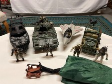 Lot de figurines et vehicules