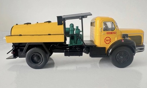 Berliet camion citerne