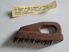 Ancien outil  Tailleur de Pierre  LE CHEMIN DE FER A ONGLET OU DOUBLE