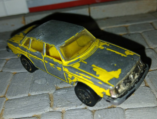 Rare volvo 244 jaune - 244,
