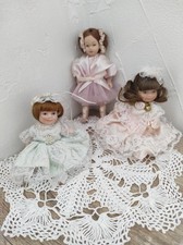 Lot de 3 mini poupées de collection en porcelaine biscuit