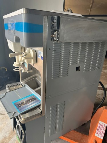 Ice cream machine carpigiani - ice,