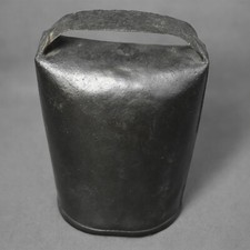 Ancienne Cloche en Fer Forgé