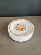 11 assiettes vintage en Pyrex