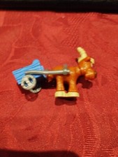 Jouet  Kinder Le Royaume de la Rigolade  CHEVRE AVEC CHARETTE C45  2004 2005