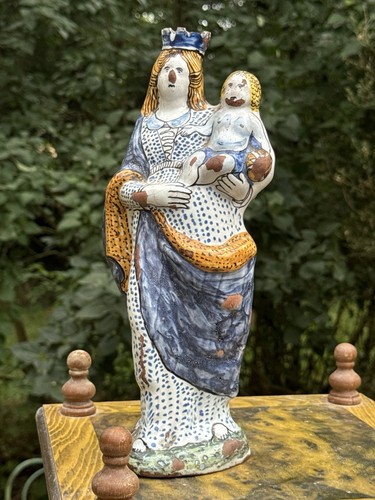 Vierge couronnée - vierge,