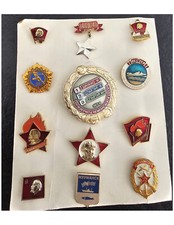LOT 12 ANCIENS INSIGNES, BROCHES MILITAIRE SOVIETIQUE