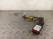 Attache ceinture avant gauche