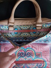 sacoche ordi ou table bollywood comme neuve