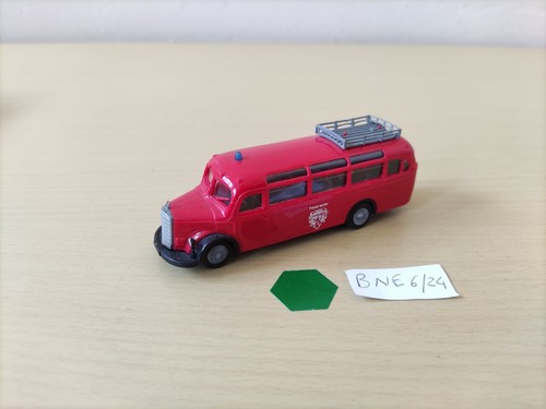 Praliné autobus mercedes - autobus,