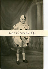 Carte PHoto à identifier Garçon costume Clown Pierrot à Le Mans ou proche