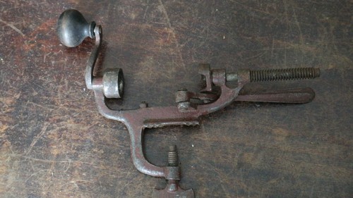 Ancien sertisseur levier - sertisseur, a