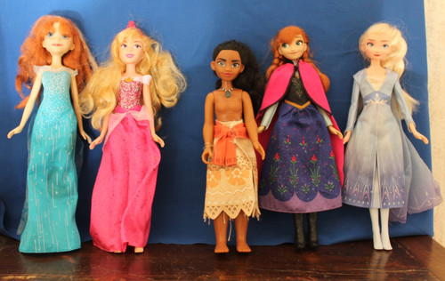 Lot poupees disney - lot,