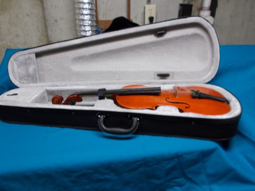 Vintage violin with - violin, case