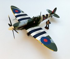1/30 KING COUNTRY  RAF042 SPITFIRE Mk IX  LE300  D.DAY  MARQUAGE AVEC PILOTE