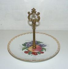 B1595/ PRÉSENTOIR BISCUITS DÉCOR FRUITS FRISE OR PLATEAU PORCELAINE TIGE LAITON