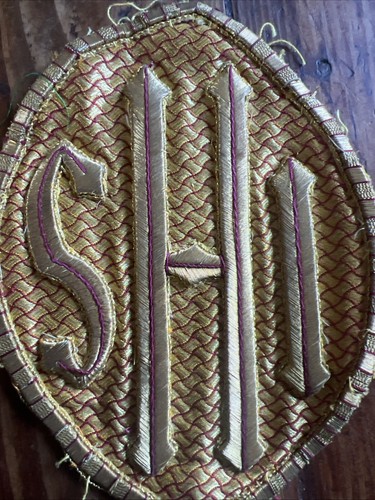 Ortfois broderie liturgique - &,