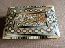 jolie boîte à secrets à bijoux marquetée