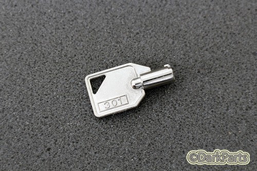 Z800 chassis case key - case,