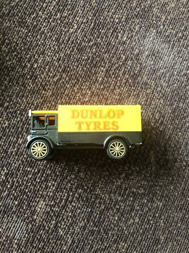Dunlop tyres aec van - dunlop,