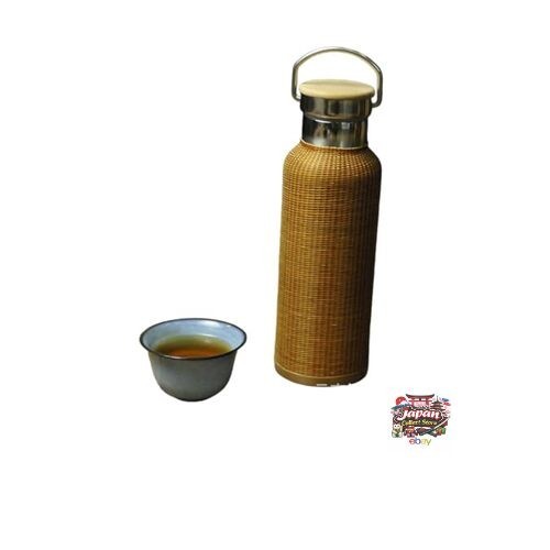 Bouteille eau isolée - bouteille,