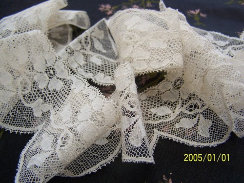 Coupon ancien dentelle de - de,