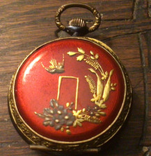 MONTRE DE COL sur fond